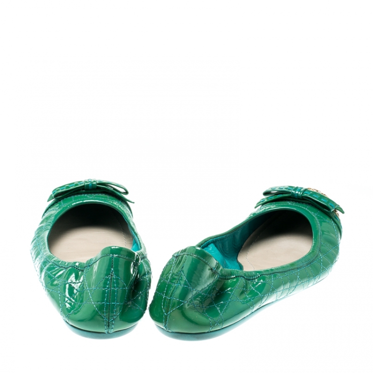 Pre Owned Dior Green Patent Cannage Leather Icon Metal Cap Toe Bow Scrunch Ballet Flats Size 38.5