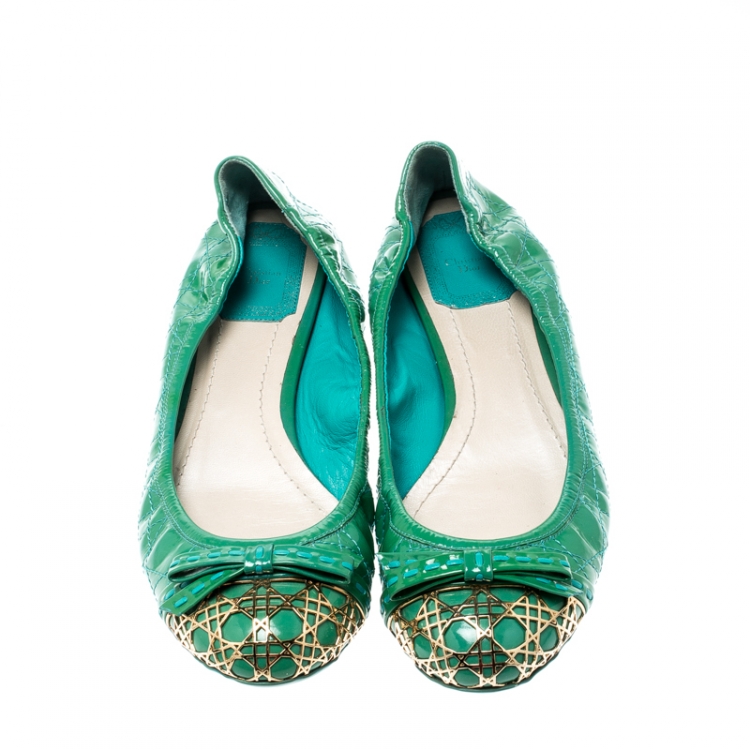 Pre Owned Dior Green Patent Cannage Leather Icon Metal Cap Toe Bow Scrunch Ballet Flats Size 38.5