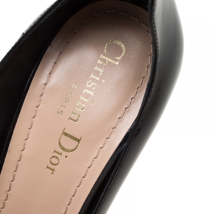 مملوكة مسبقًا Dior Black Patent Leather Pointed Toe Pumps Size 38