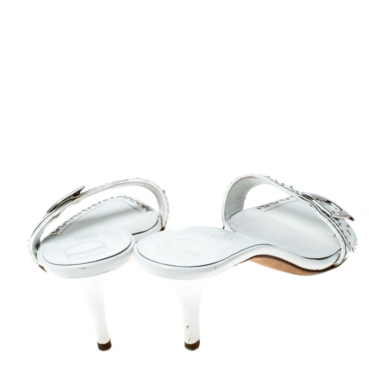 مملوكة مسبقًا Dior White Leather Embellished Open Toe Sandals Size 39