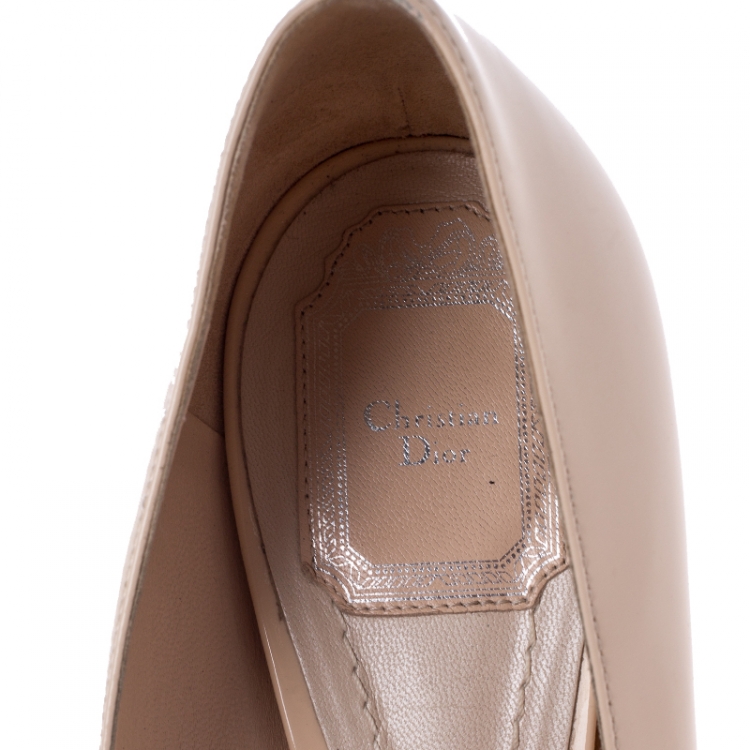 Pre Owned Dior Beige Patent Leather Logo Embellished Block Heel Pumps Size 39.5