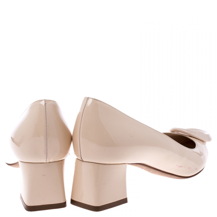 Pre Owned Dior Beige Patent Leather Logo Embellished Block Heel Pumps Size 39.5