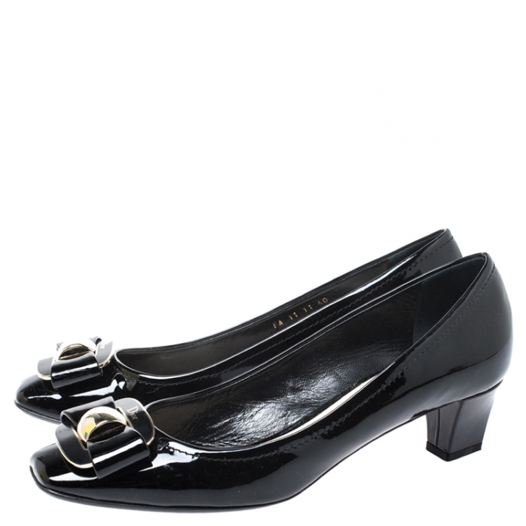 مملوكة مسبقًا Dior Black Patent Leather Bow Block Heel Square Toe Pumps Size 40