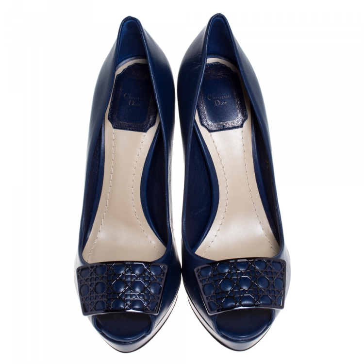 مملوكة مسبقًا Dior Blue Leather Cannage Plaque Peep Toe Platform Pumps Size 36