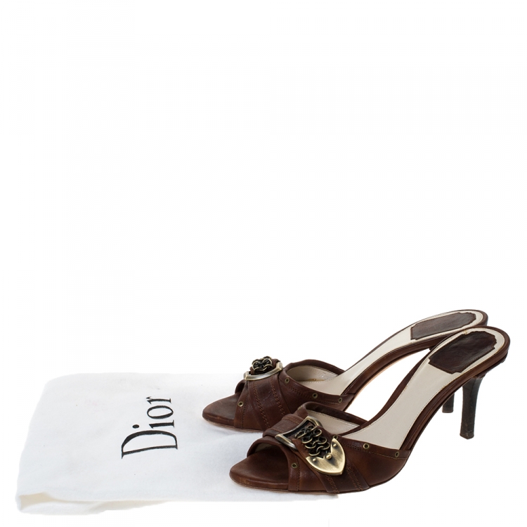 Pre Owned Dior Brown Leather Chain Detail Slide Sandals 39