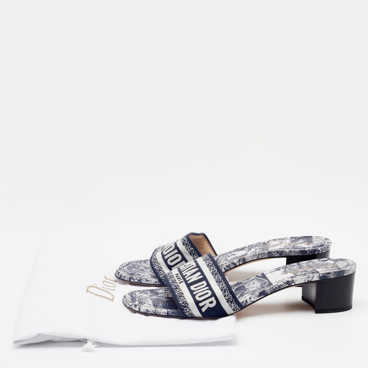 مملوكة مسبقًا Dior Navy Blue Embroidered Canvas Dway Slide Sandals Size 39