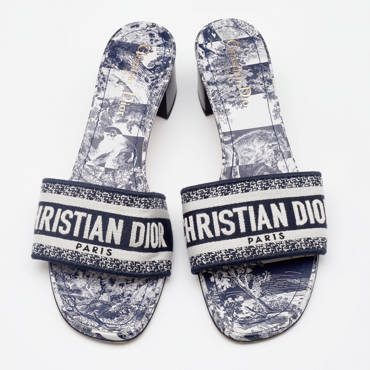 مملوكة مسبقًا Dior Navy Blue Embroidered Canvas Dway Slide Sandals Size 39