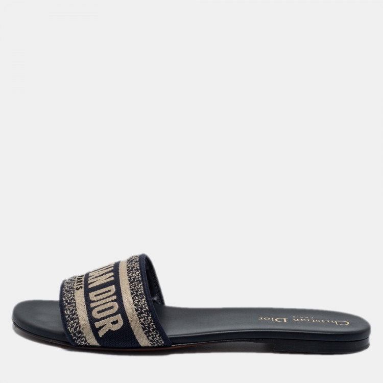 مملوكة مسبقًا Dior Navy Blue Embroidered Canvas Dway Flat Slides Size 39