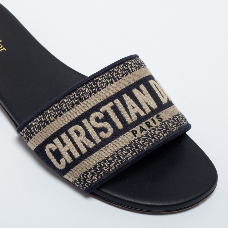 مملوكة مسبقًا Dior Navy Blue Embroidered Canvas Dway Flat Slides Size 39