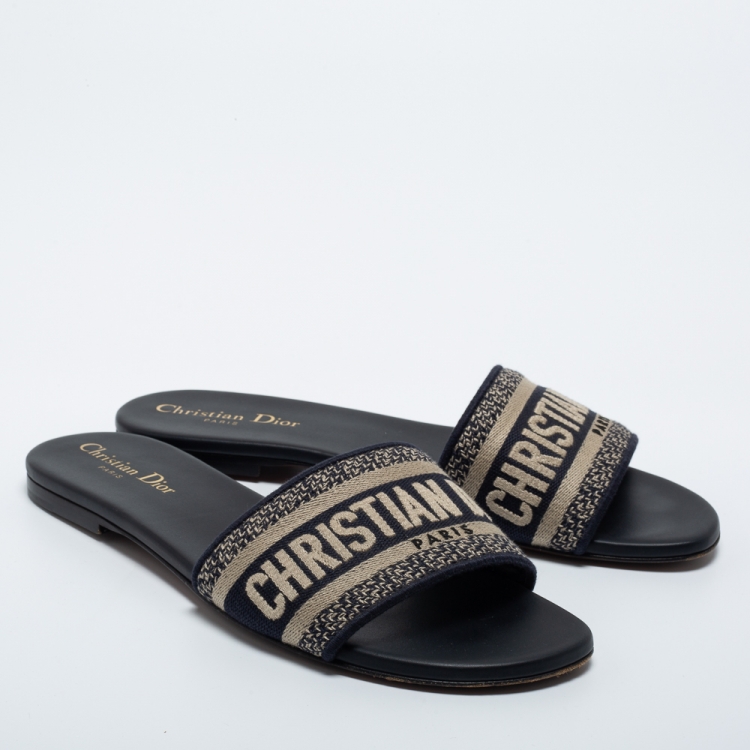 مملوكة مسبقًا Dior Navy Blue Embroidered Canvas Dway Flat Slides Size 39