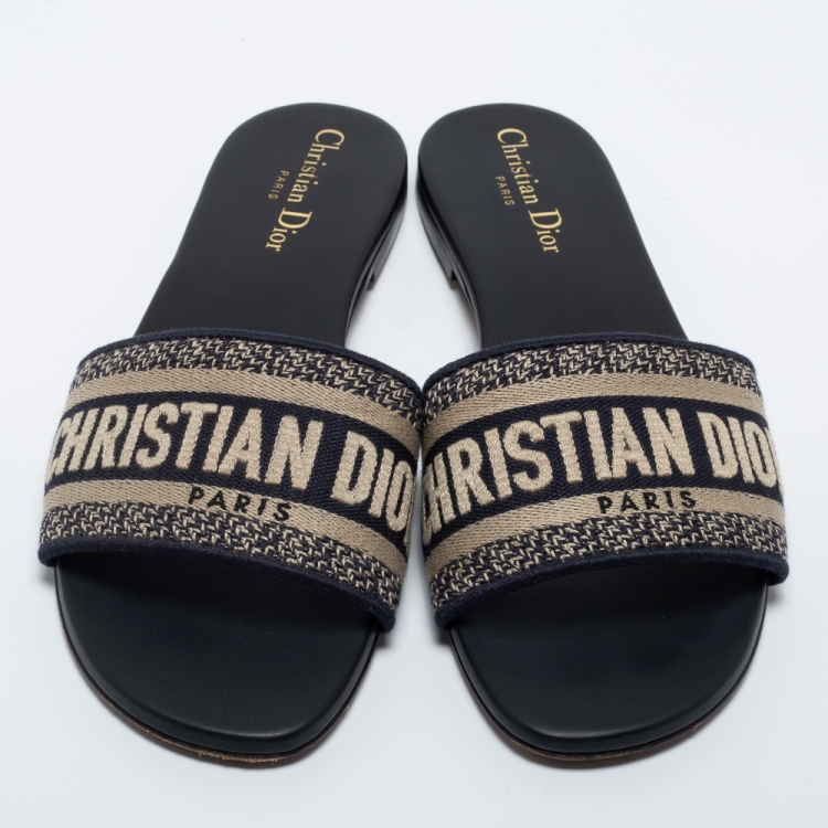 مملوكة مسبقًا Dior Navy Blue Embroidered Canvas Dway Flat Slides Size 39