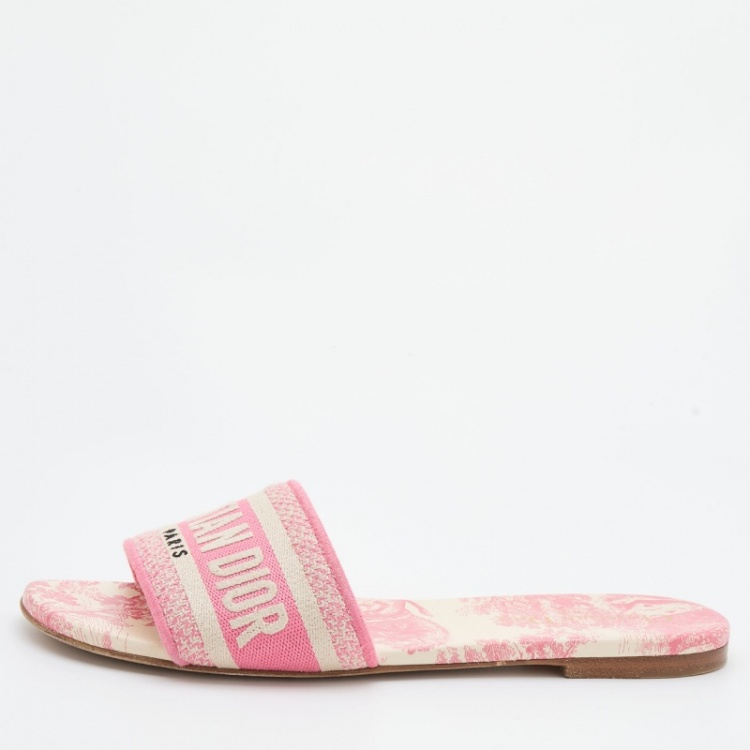 مملوكة مسبقًا Dior Pink/White Embroidered Canvas Dway Flat Slides Size 38
