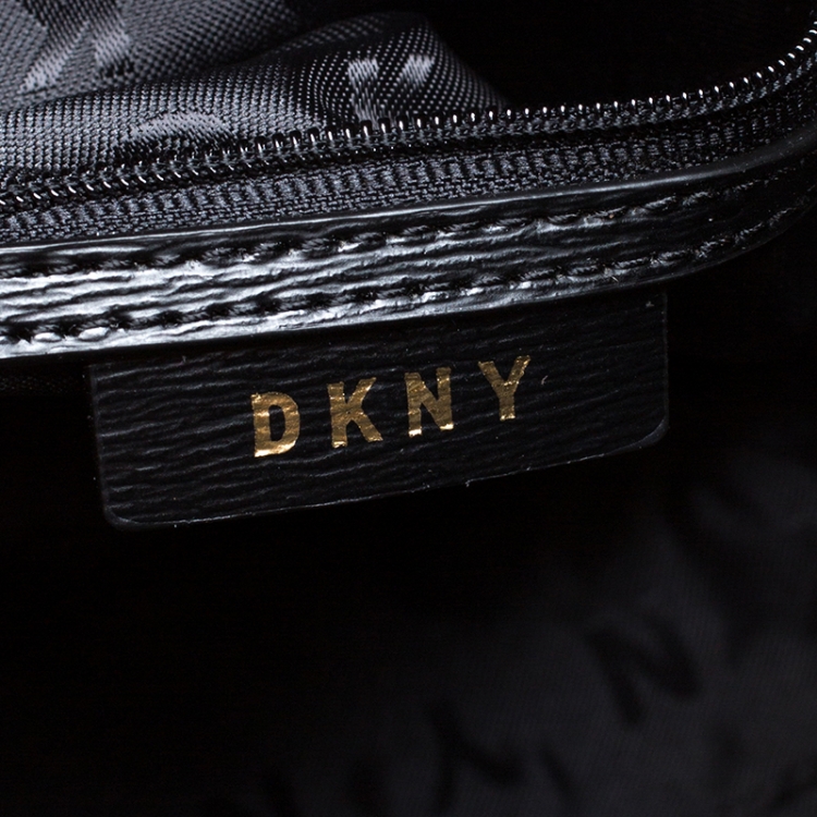 مملوكة مسبقًا DKNY Beige Signature Coated Canvas Bryant Crossbody Bag