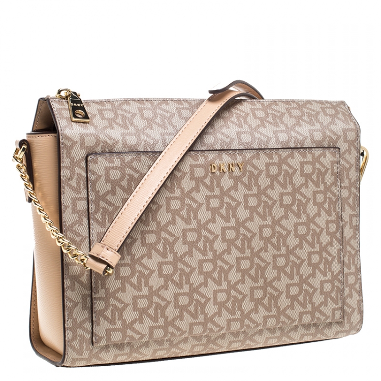 مملوكة مسبقًا DKNY Beige Signature Coated Canvas Bryant Crossbody Bag