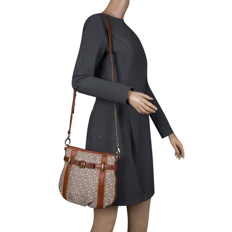 مملوكة مسبقًا DKNY Beige/Brown Canvas and Leather Crossbody Bag