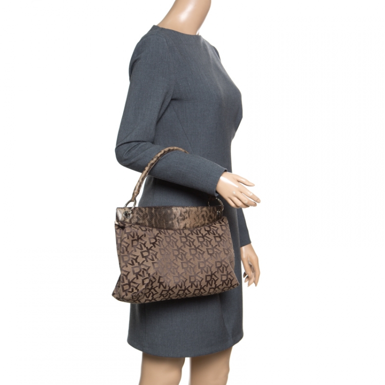 Pre Owned Dkny Beige Signature Canvas Hobo