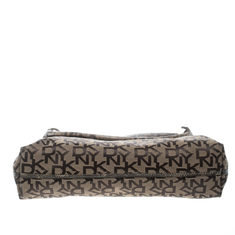 Pre Owned Dkny Beige Signature Canvas Hobo