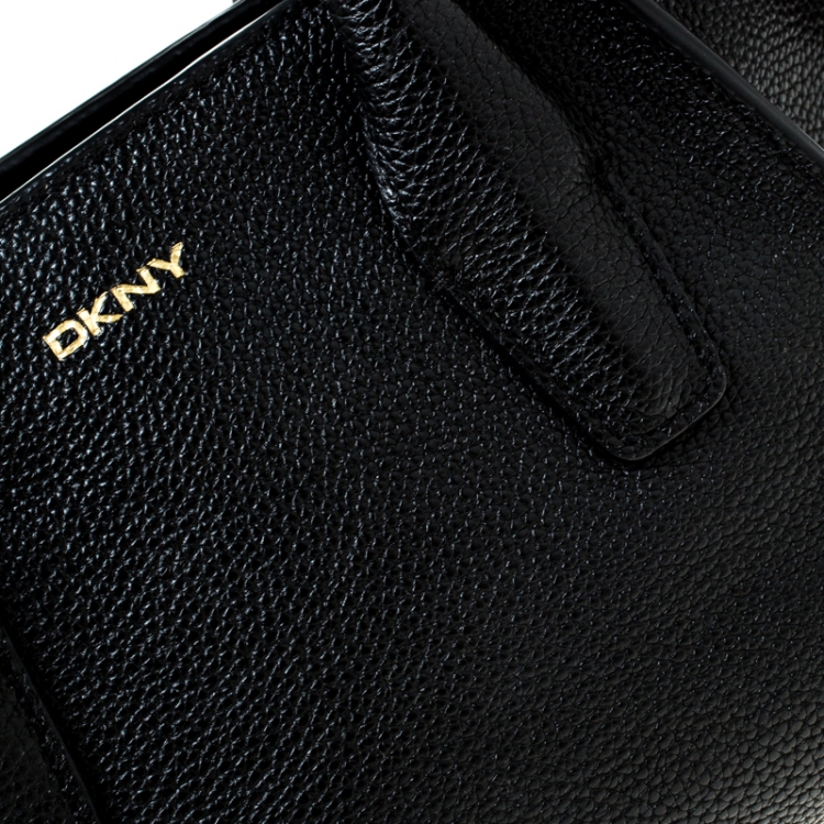 مملوكة مسبقًا DKNY Black Leather Mini Chelsea Crossbody Bag 