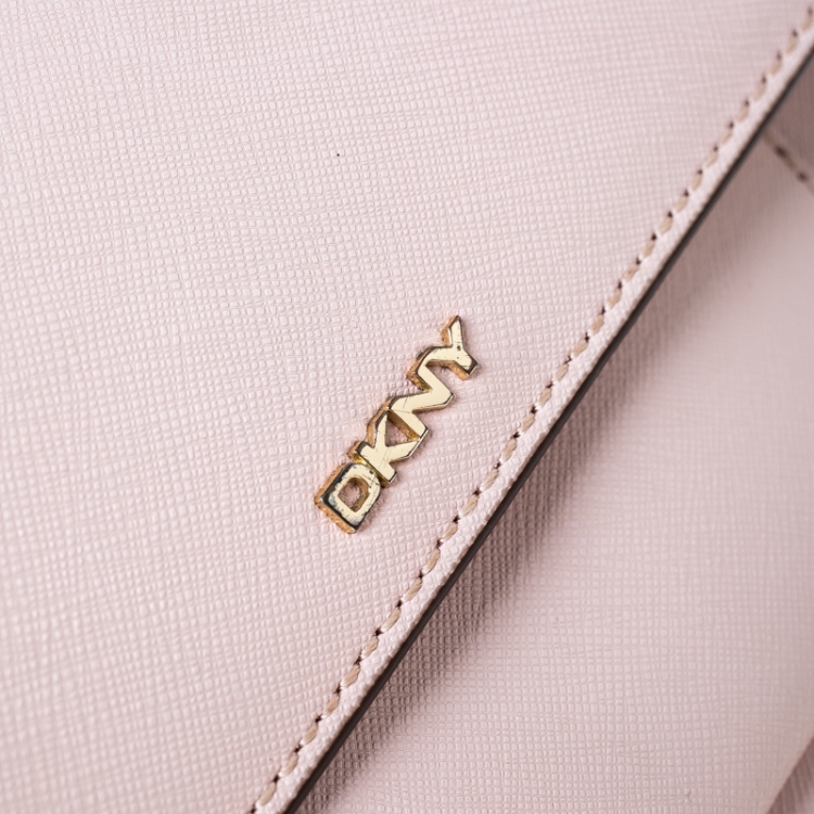 مملوكة مسبقًا Dkny Baby Pink Leather Bryant Park Flap Crossbody Bag
