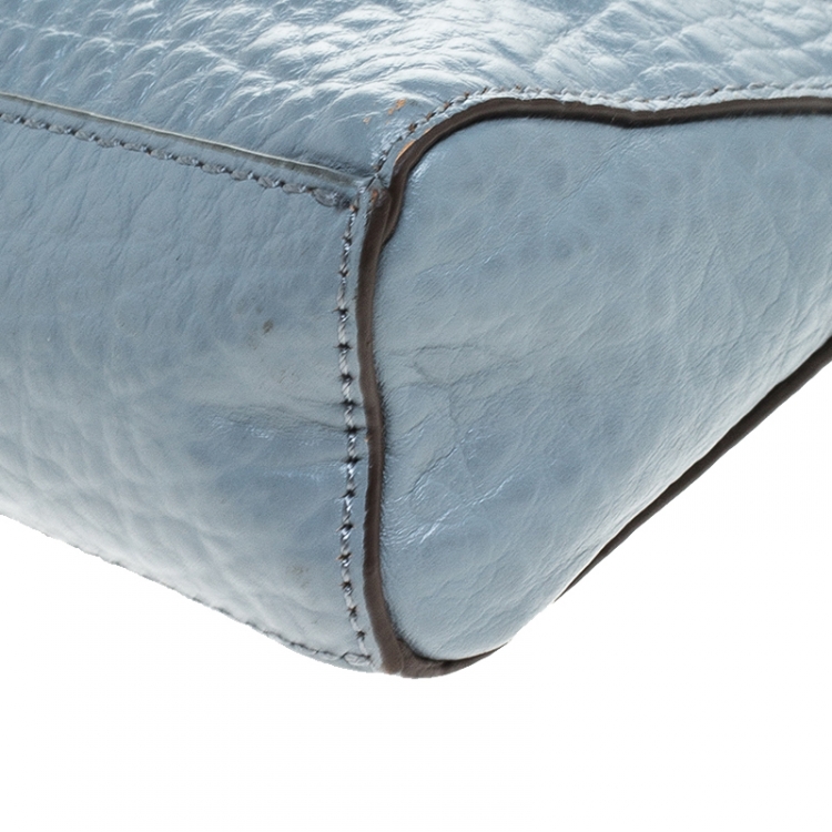 مملوكة مسبقًا DKNY Light Blue Leather Padlock Chain Shoulder Bag
