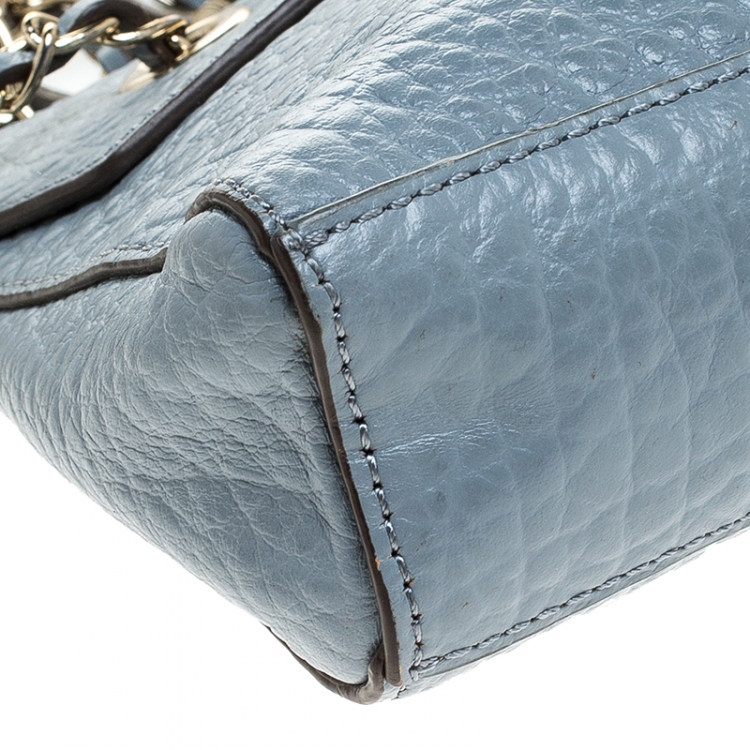 مملوكة مسبقًا DKNY Light Blue Leather Padlock Chain Shoulder Bag