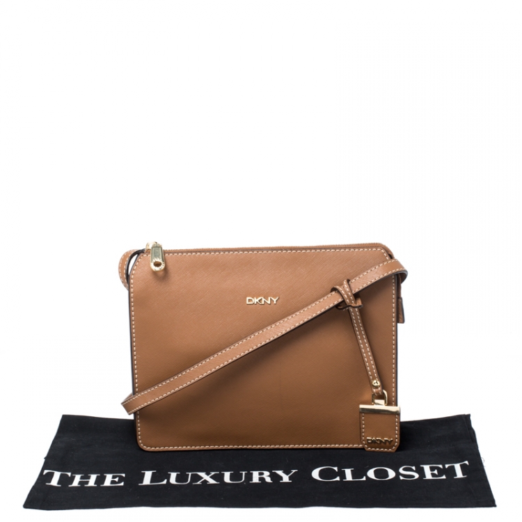Pre Owned Dkny Brown Leather Zip Crossbody Bag