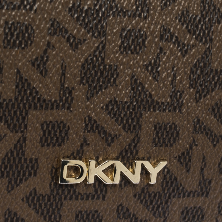 Pre Owned Dkny Brown Coated Canvas Continental Wallet