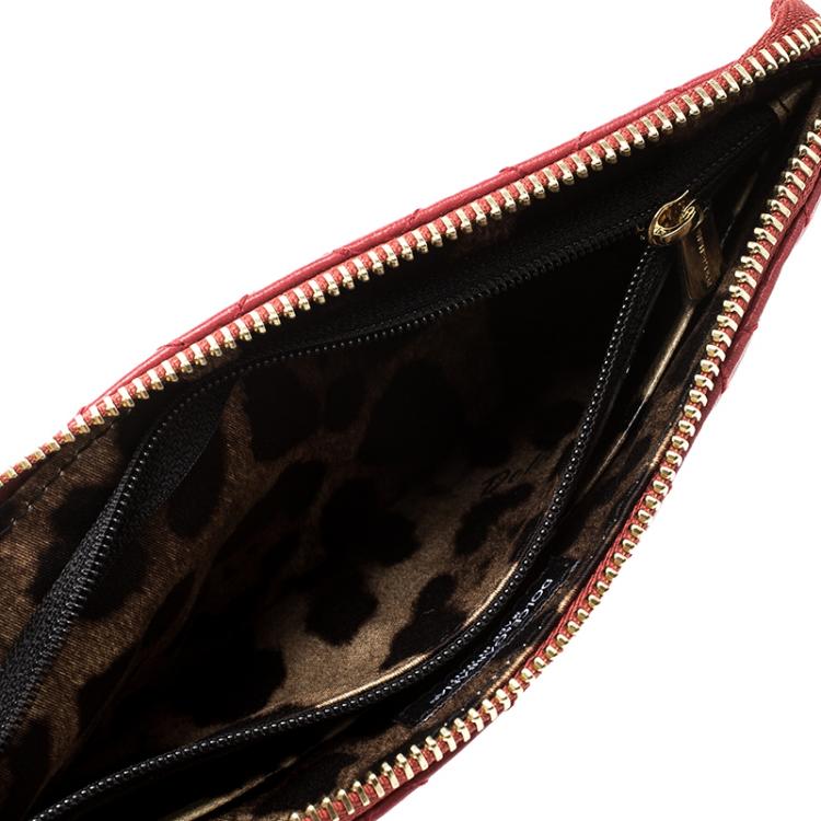 مملوكة مسبقًا Dolce and Gabbana Red Quilted Logo Studded Pouch