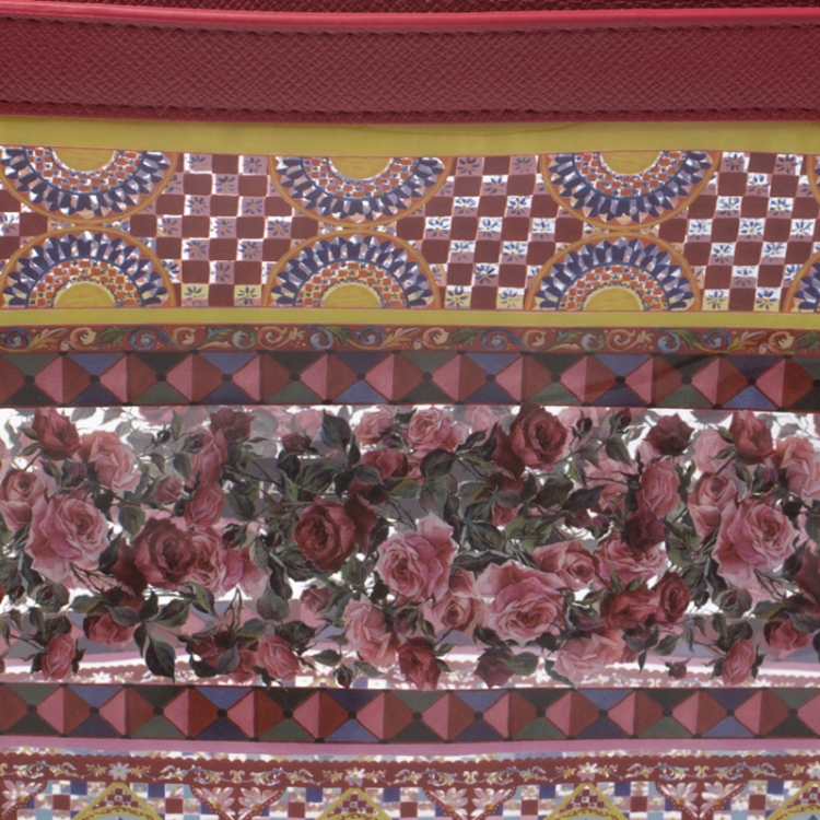 مملوكة مسبقًا Dolce & Gabbana Red Printed PVC Swimsuit Pouch