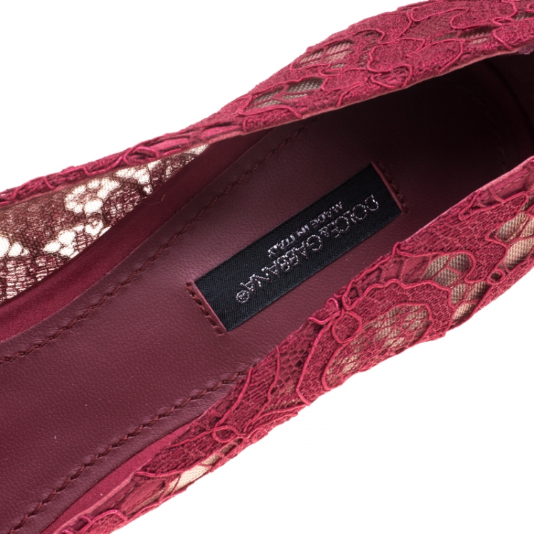 Pre Owned Dolce and Gabbana Maroon Lace Bellucci Crystal Embellished Pointed Toe Pumps Size 38.5