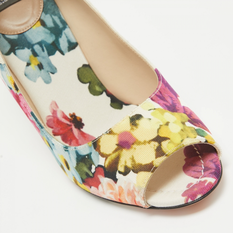 مملوكة مسبقًا Dolce & Gabbana Multicolor Canvas Floral Print  Peep Toe Pumps Size 38.5