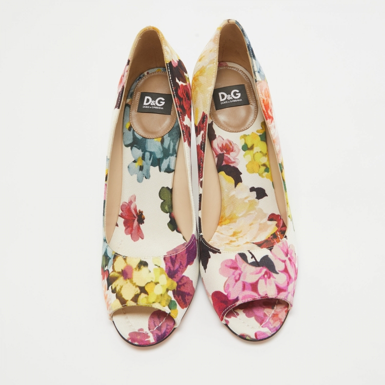 مملوكة مسبقًا Dolce & Gabbana Multicolor Canvas Floral Print  Peep Toe Pumps Size 38.5