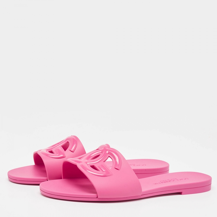 Pre Owned Dolce & Gabbana Pink Rubber DG Logo Flat Slides Size 36