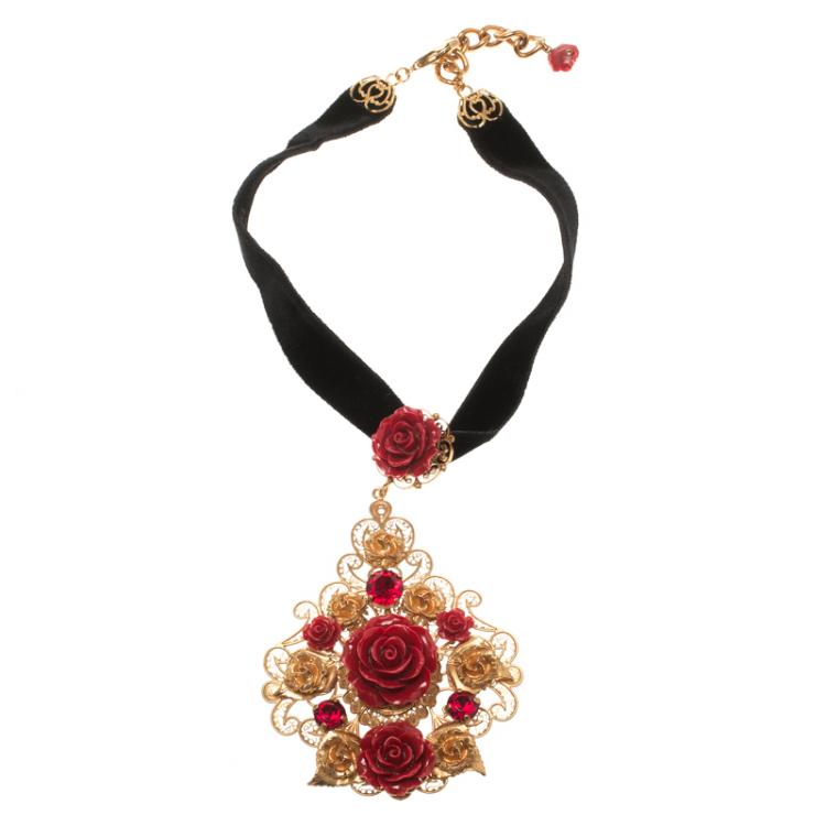 Pre Owned Dolce and Gabbana Rose Filigree Gold Tone Pendant Choker Necklace