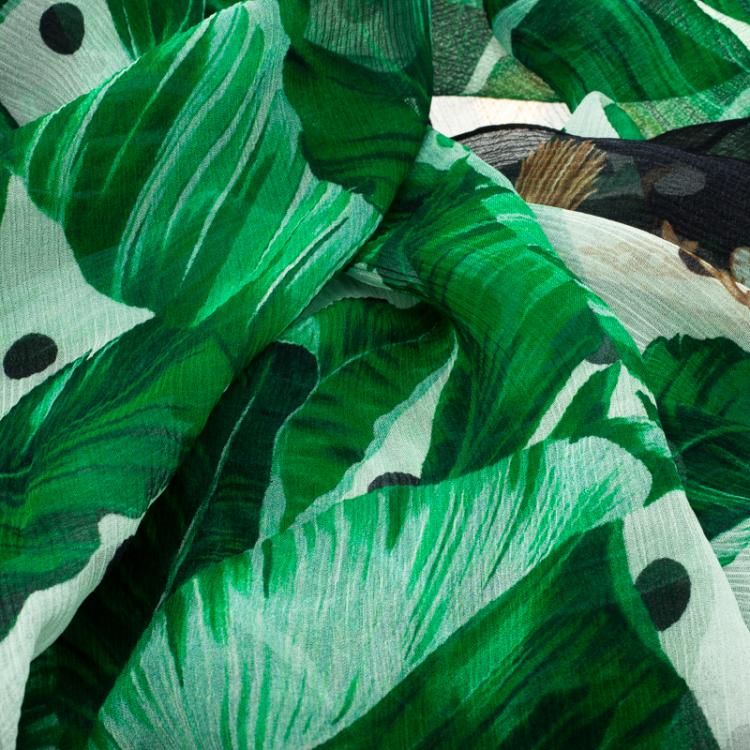 مملوكة مسبقًا Dolce and Gabbana Banana Leaf Print Crinkled Silk Chiffon Scarf