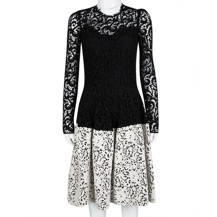 Pre Owned Dolce and Gabbana Monochrome Wool Floral Embroidered Lace Dress S