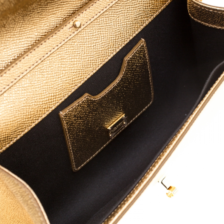 مملوكة مسبقًا Dolce & Gabbana Gold Dauphine Leather Pochette Shoulder Bag