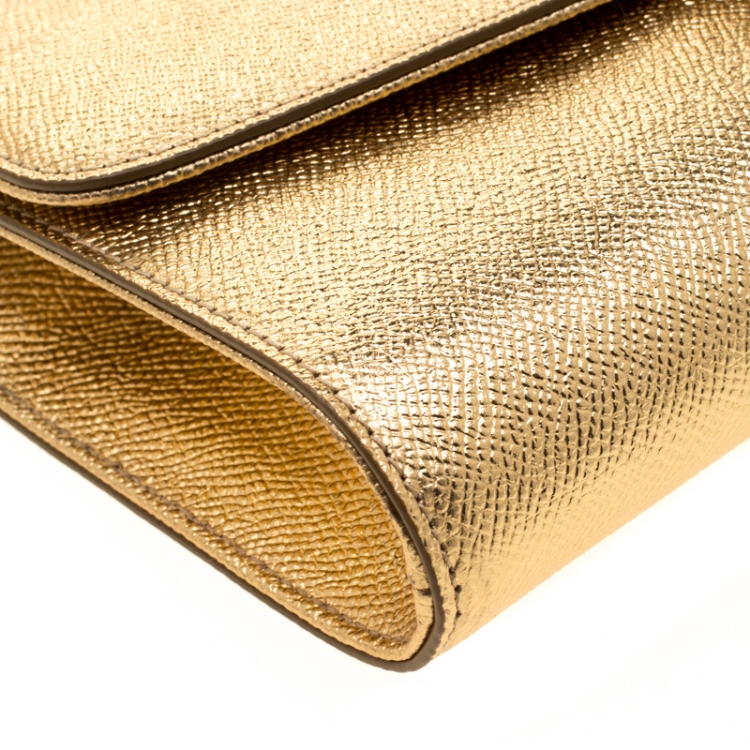 مملوكة مسبقًا Dolce & Gabbana Gold Dauphine Leather Pochette Shoulder Bag