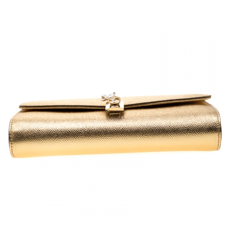 مملوكة مسبقًا Dolce & Gabbana Gold Dauphine Leather Pochette Shoulder Bag