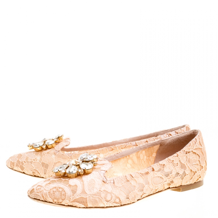 مملوكة مسبقًا Dolce and Gabbana Blush Pink Lace Crystal Embellished Ballet Flats Size 39