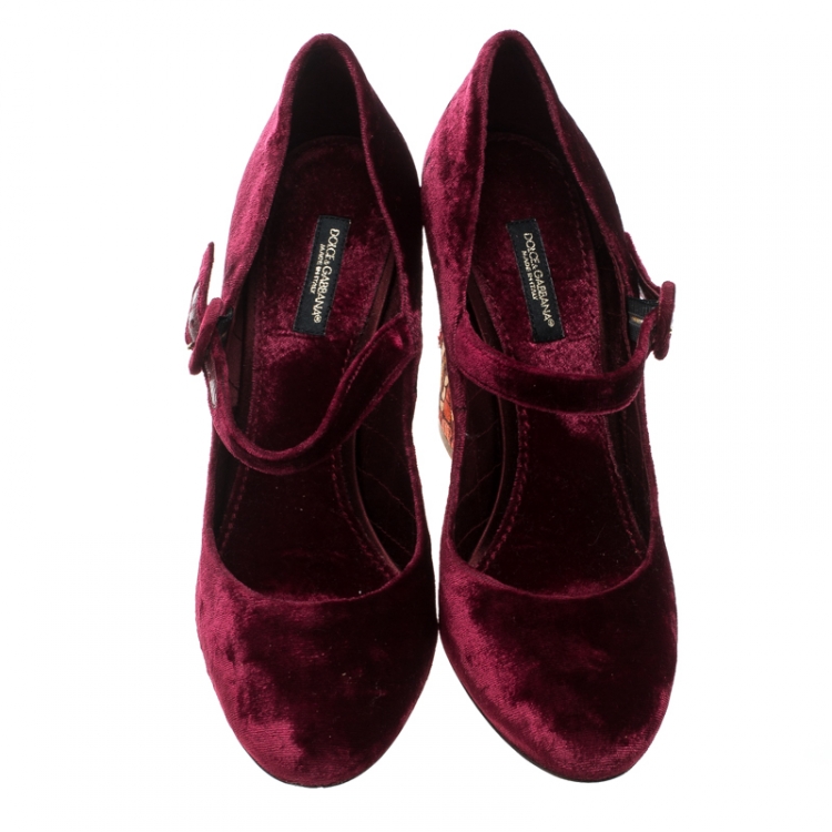 مملوكة مسبقًا Dolce and Gabbana Burgundy Velvet Crystal Embellished Heel Mary Jane Pumps Size 38