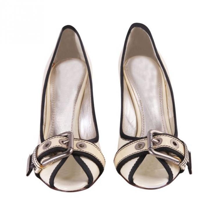 Pre Owned Dolce and Gabbana White Patent Buckle Pumps Size 35