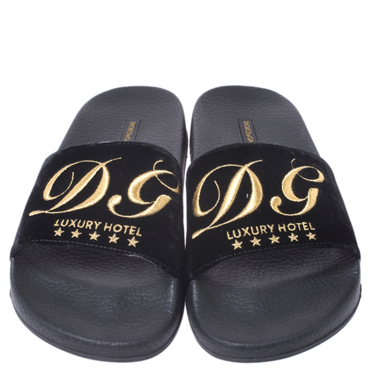 Pre Owned Dolce and Gabbana Black Velvet Hotel Slides Size 38