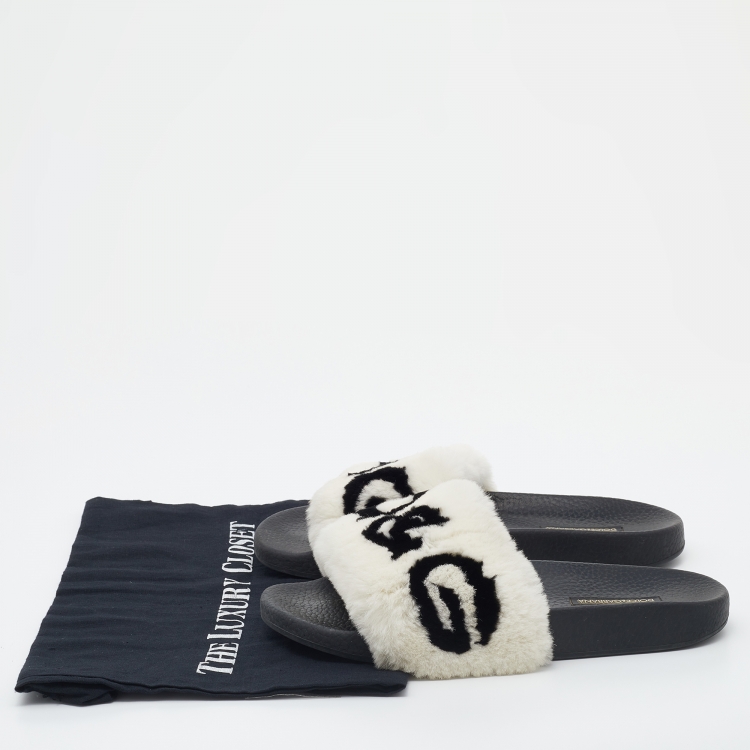 مملوكة مسبقًا Dolce & Gabbana White/Black D&G Print Fur Flat Slides Size 38