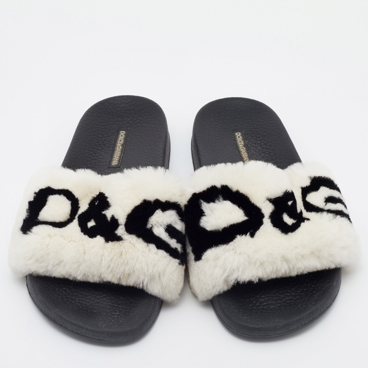 مملوكة مسبقًا Dolce & Gabbana White/Black D&G Print Fur Flat Slides Size 38