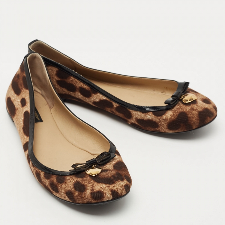 Pre Owned Dolce & Gabbana Brown/Black Leopard Print Coated Canvas and Patent Ballet Flats Size 40