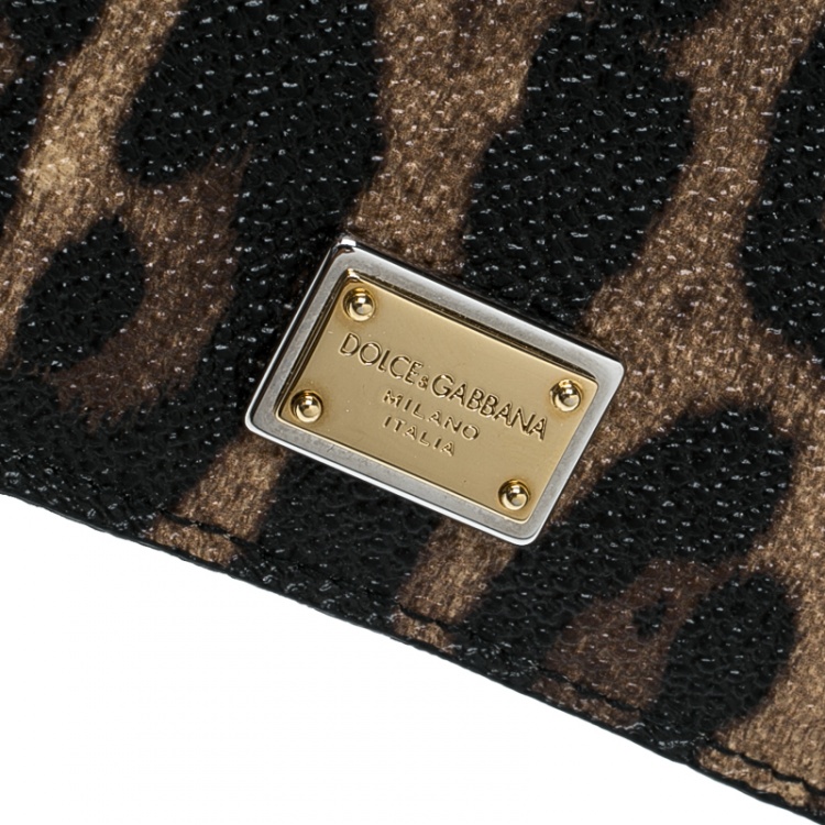 مملوكة مسبقًا Dolce and Gabbana Brown Leopard Print PVC Passport Case