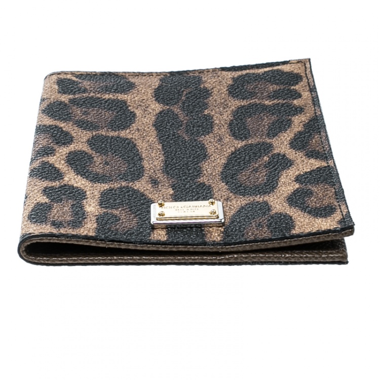 مملوكة مسبقًا Dolce and Gabbana Brown Leopard Print PVC Passport Case