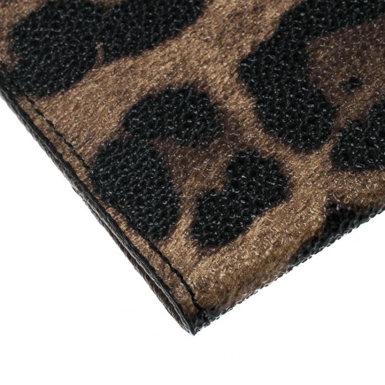 مملوكة مسبقًا Dolce and Gabbana Brown Leopard Print PVC Passport Case