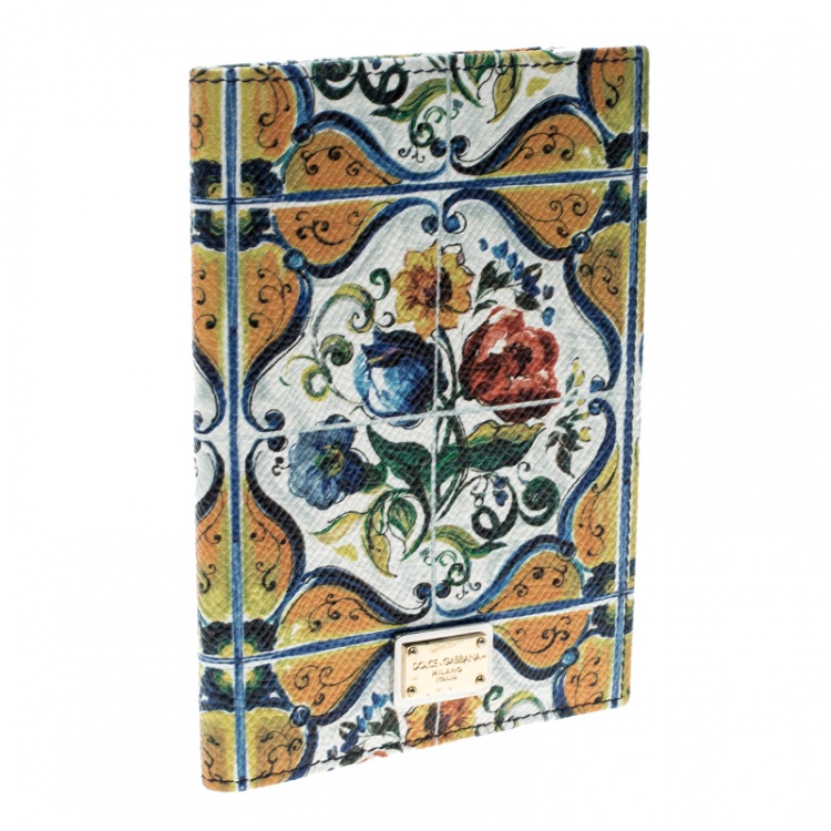 Pre Owned Dolce and Gabbana Multicolor Flower Print Leather Passport Holder